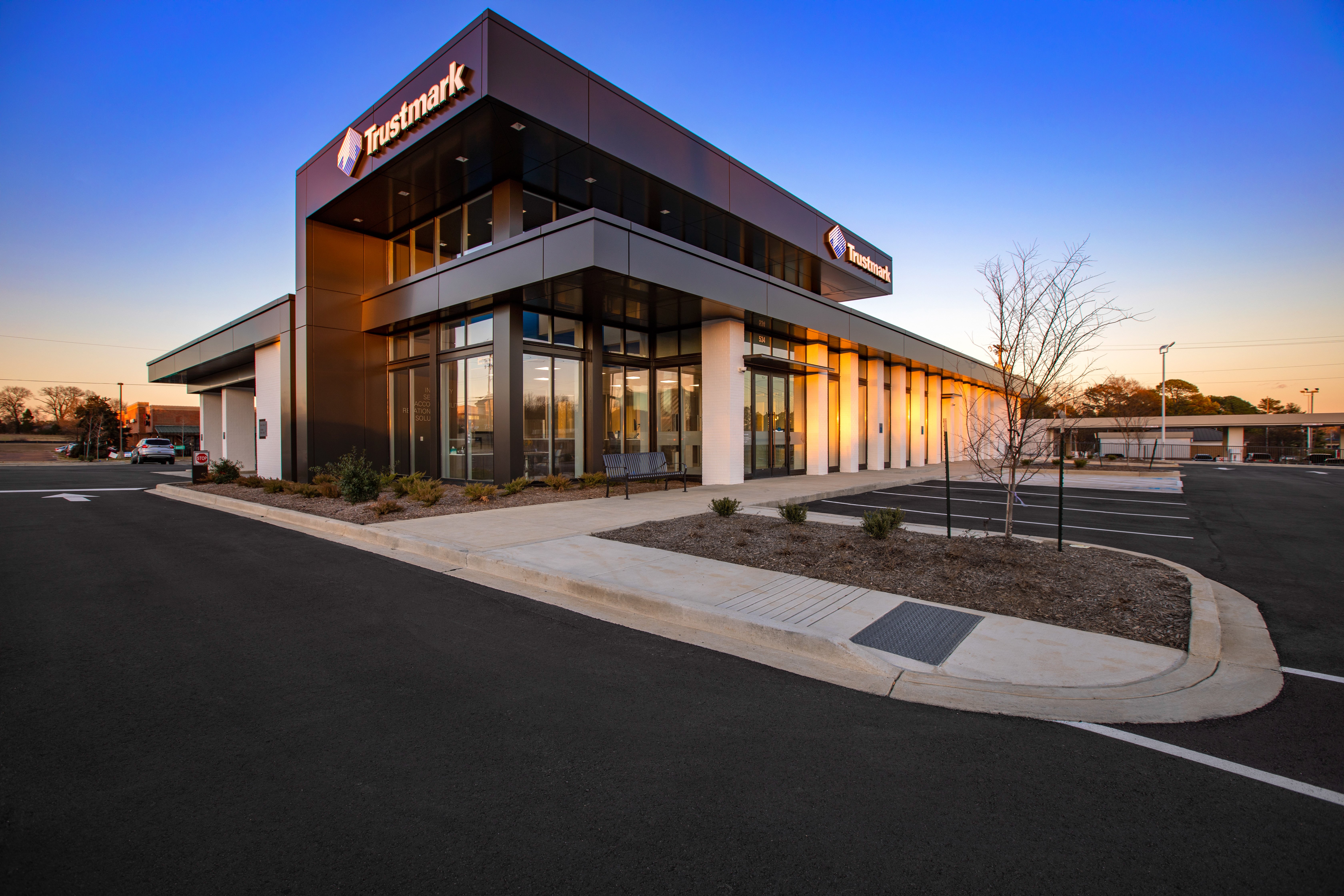 How Trustmark Modernized a Six-State Network — and Reduced Annual Telecom Costs by Nearly 40%